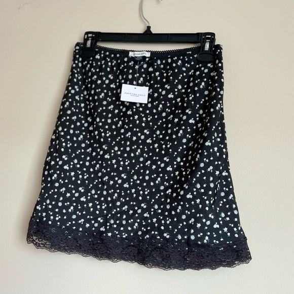 NWT American Eagle AE High Waisted Floral Satin Style Slippers Skirt Lace Detail - Picture 7 of 7